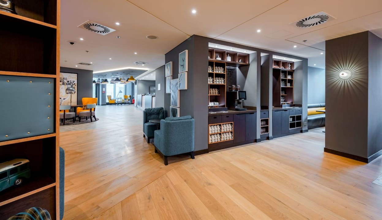 Lobby Premier Inn Stuttgart City Europaviertel