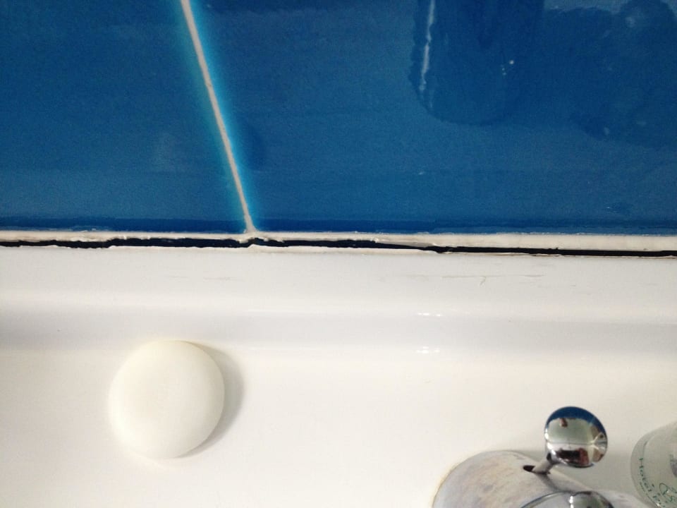 Dehnungsfugen alle gerissen Hotel Pulicinu