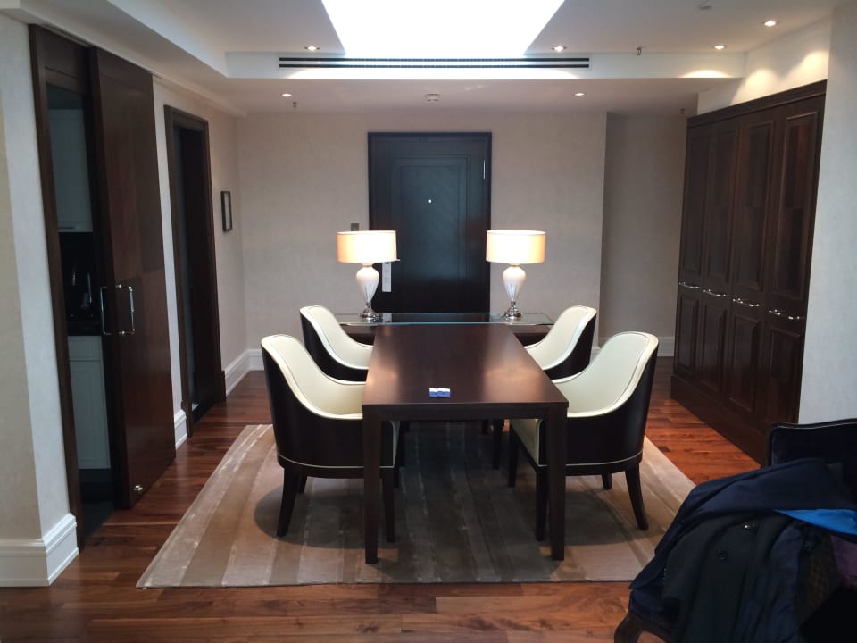 Blick zum Esstisch Breidenbacher Hof