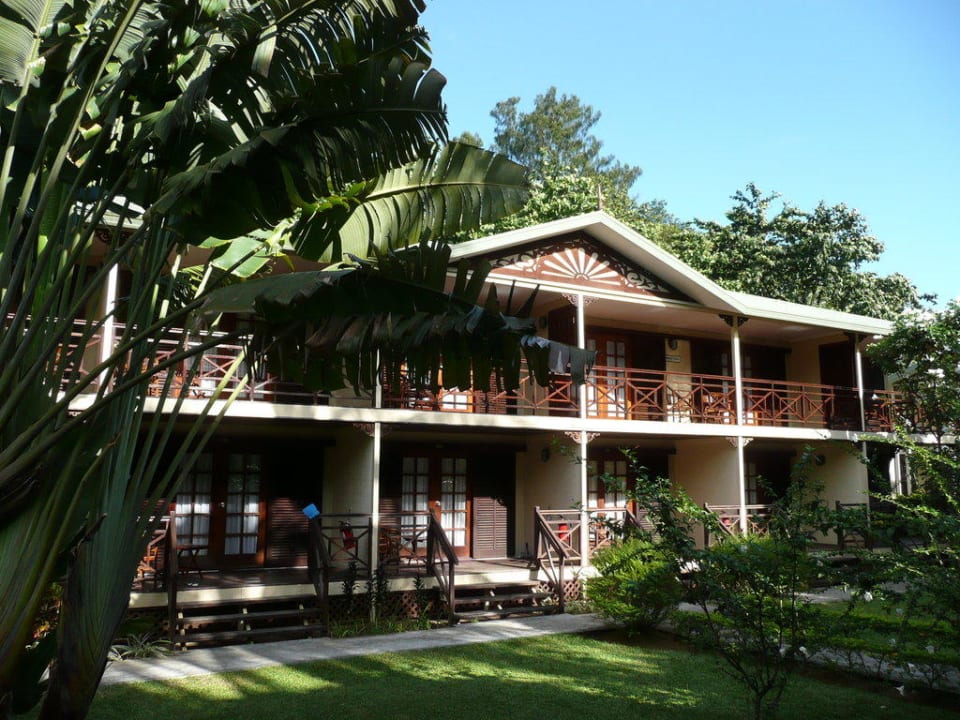 DELUXE Zimmer mit Balkon ohne Meerblick Berjaya Beau Vallon Bay Resort & Casino