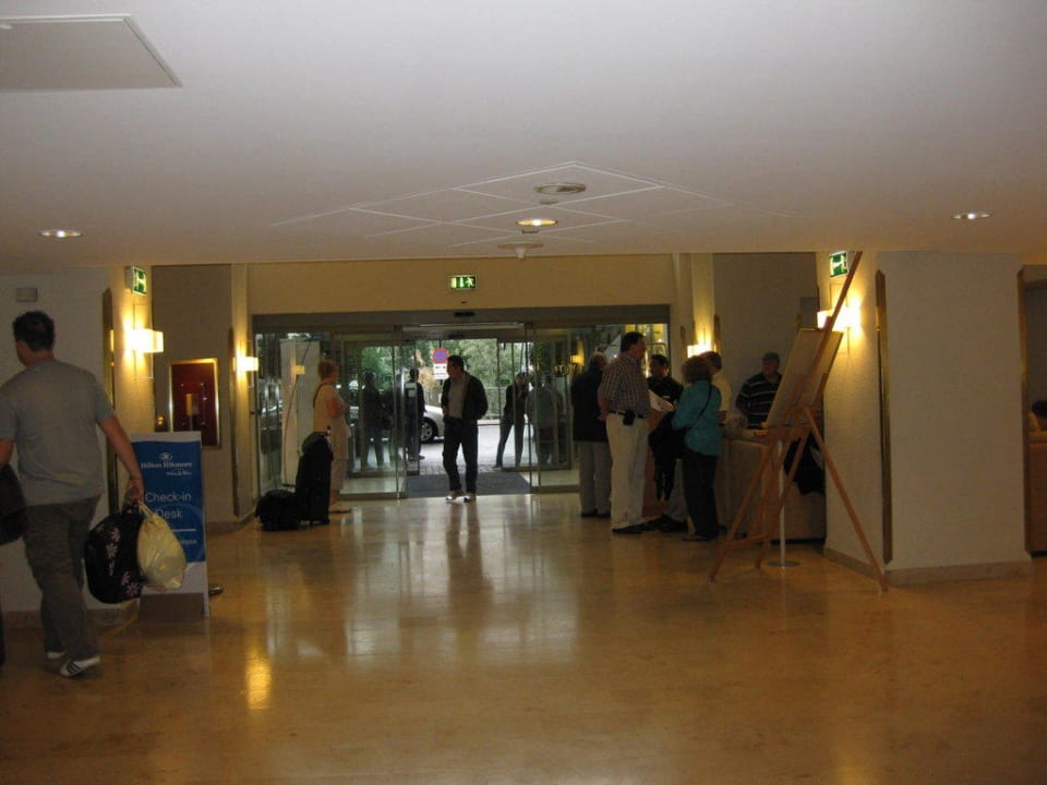 Lobby/Rezeption Hilton Vienna Waterfront