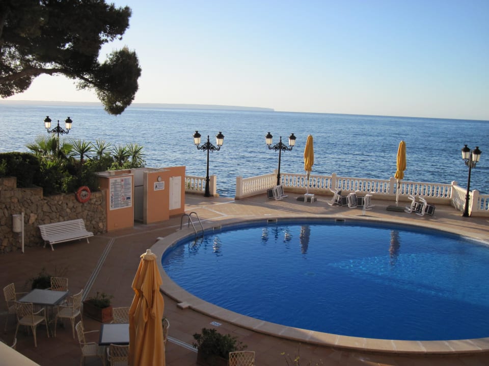 Pool, morgens um 9.00 Uhr Europe Playa Marina - Adults Only