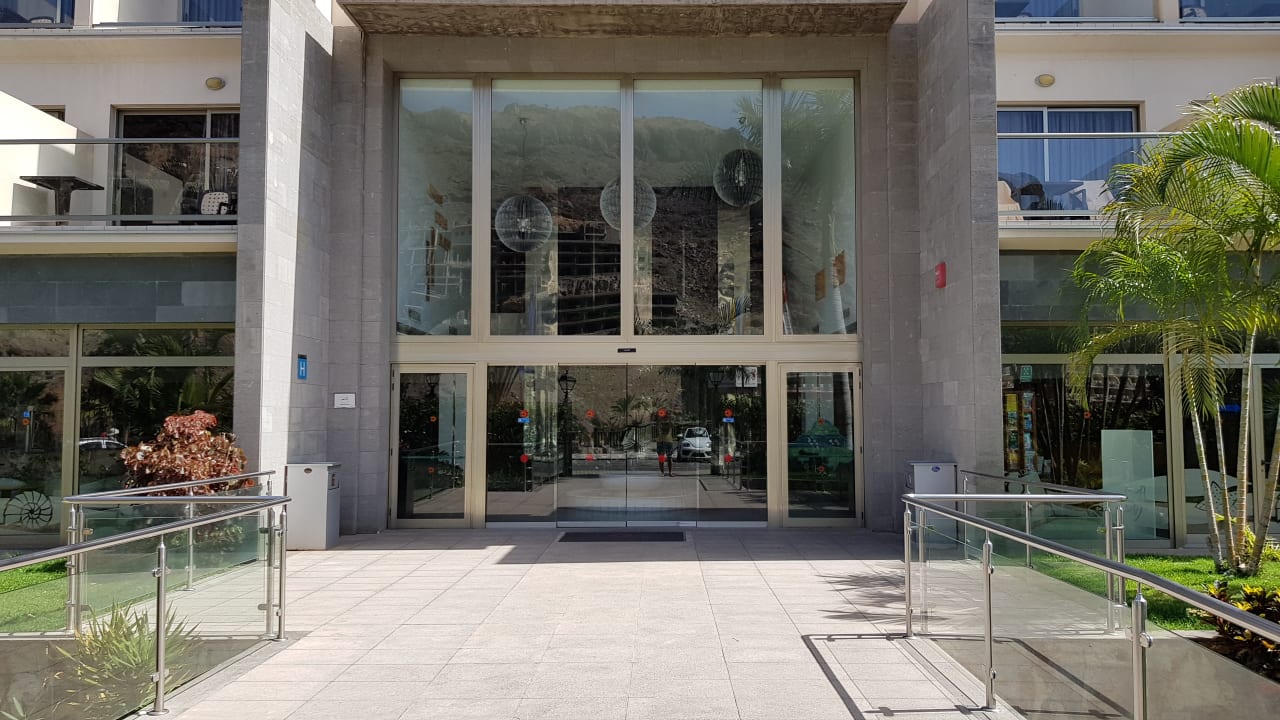 Außenansicht LIVVO Costa Taurito