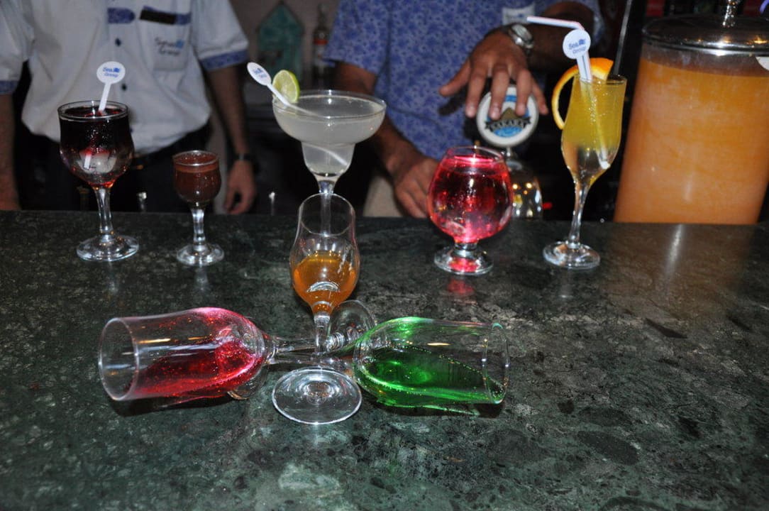 Pokazowe drinki Charmillion Club Resort