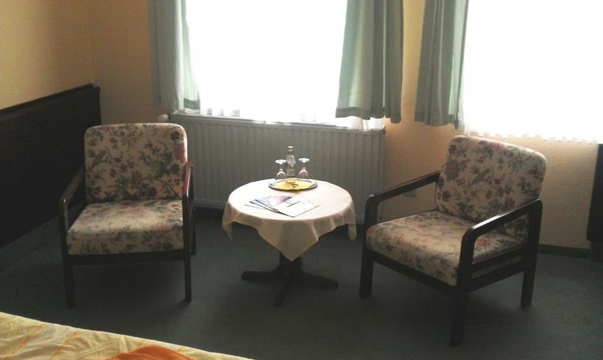 80er Jahre Charme im Zimmer Hotel Schöne Aussicht