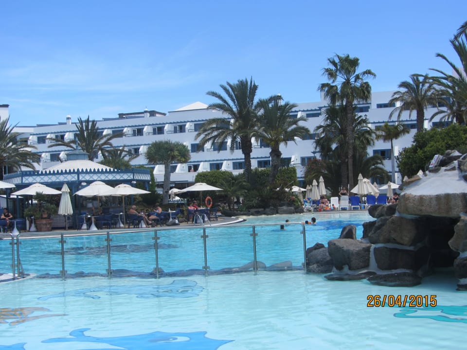 Schöner Pool Seaside Hotel Los Jameos