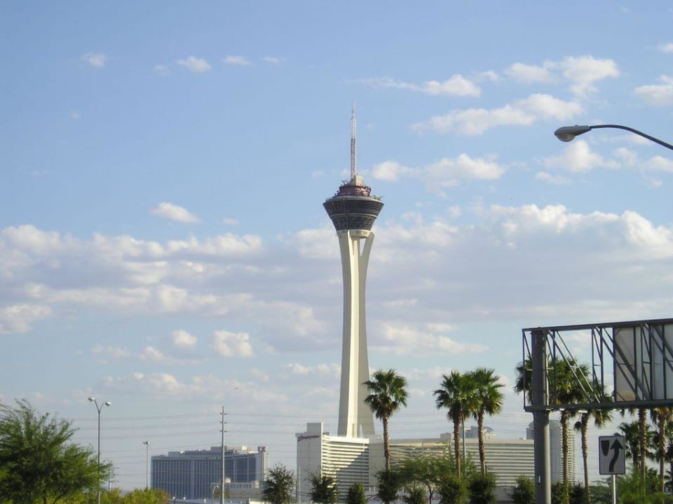 the tower The STRAT Hotel, Casino and SkyPod