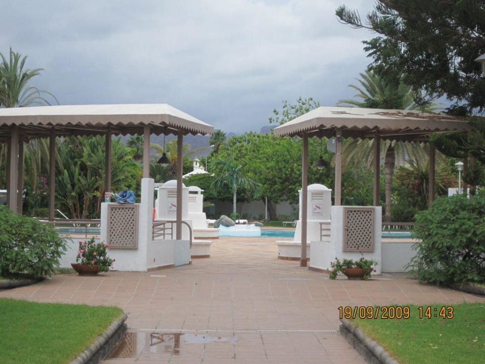 Der Pool vom Eingang aus Bungalows Cordial Sandy Golf