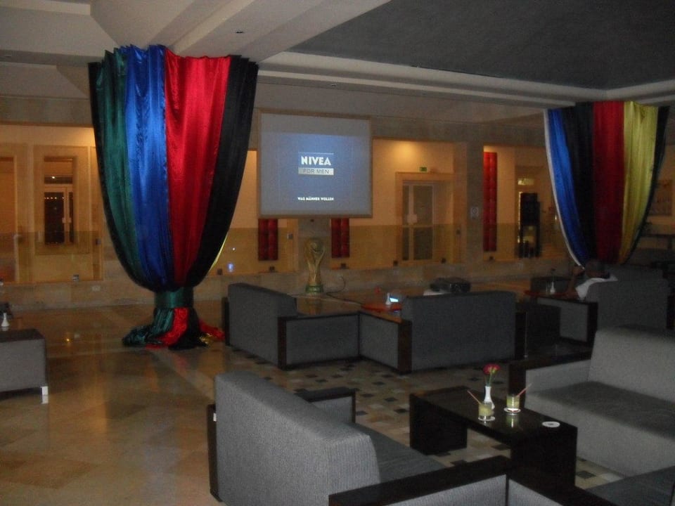 Lobby-Bar während der Fussball-WM TUI MAGIC LIFE Penelope Beach