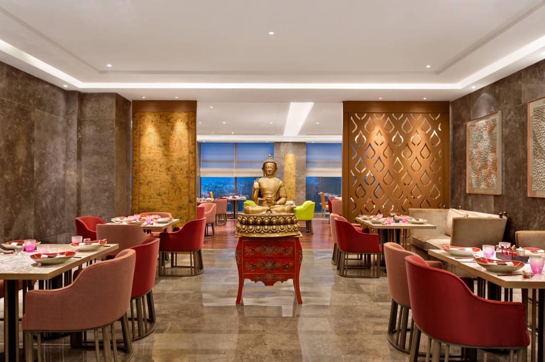 Mei Kun The Leela Ambience Convention Hotel Delhi