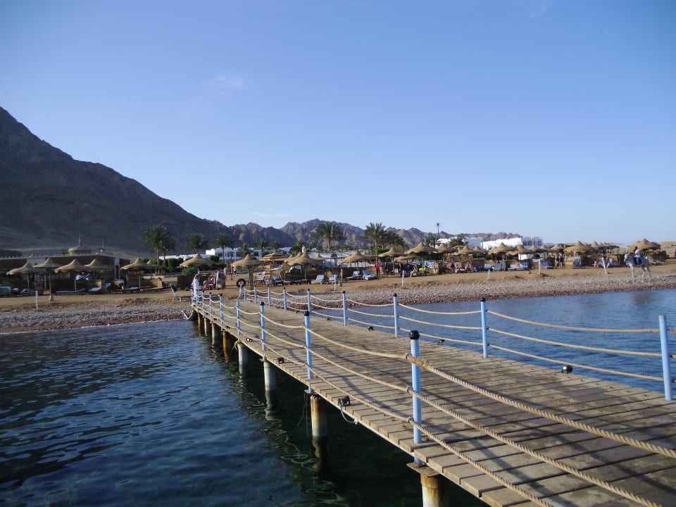 Steg Richtung Strand Happy Life Village