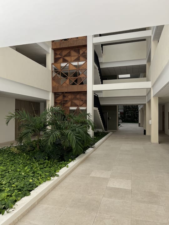 Außenansicht Serenade Punta Cana Beach & Spa resort