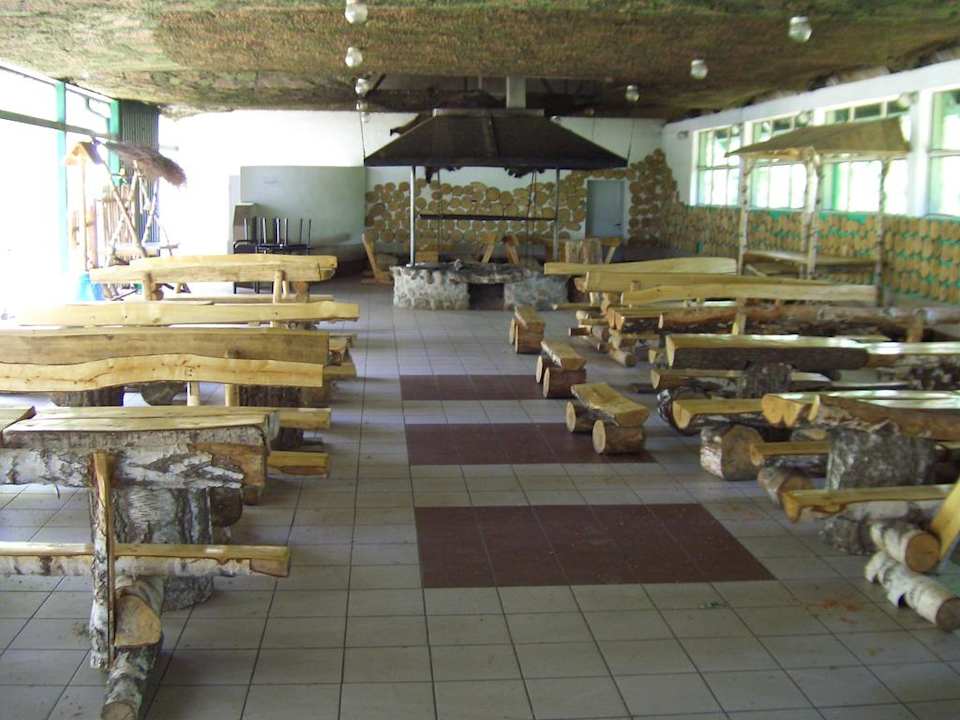 Grillhütte am Gelände des Hotels Hotel Geovita Piła