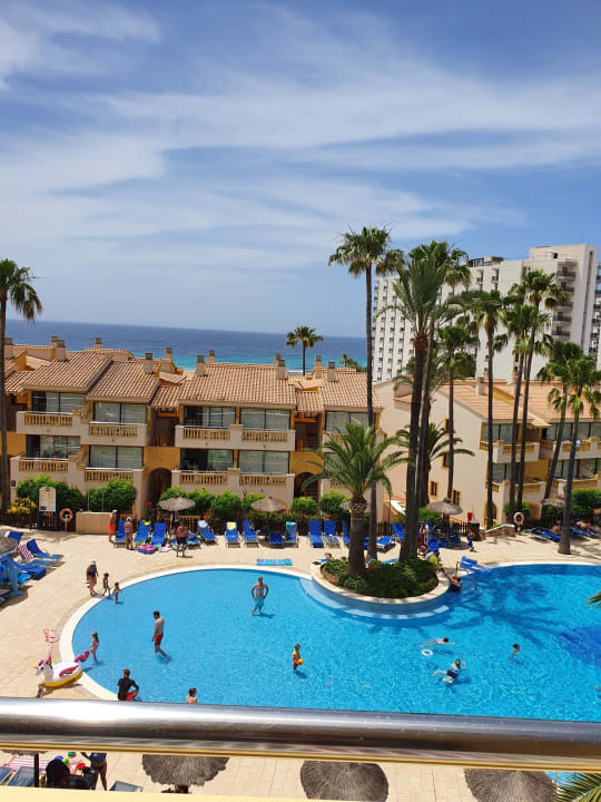 Pool Royal Son Bou Family Club
