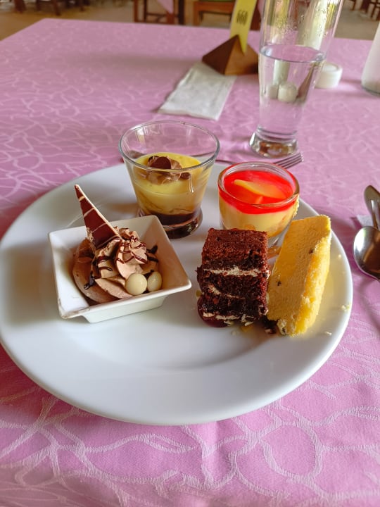 Gastro Canareef Resort Maldives