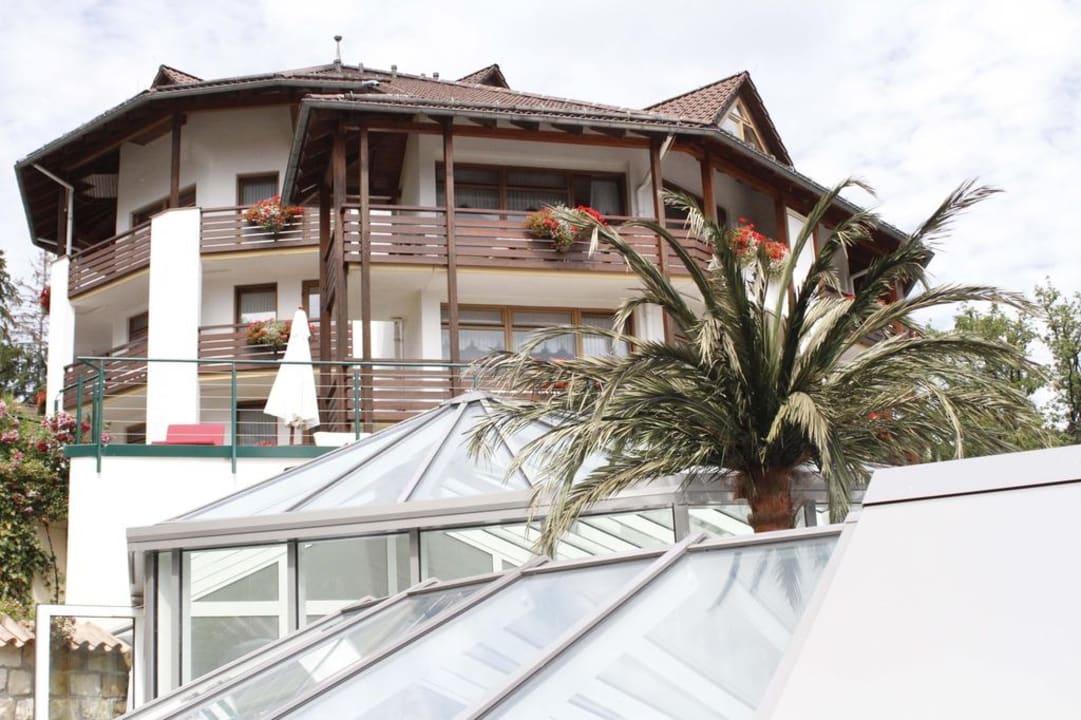 Blick vom Pool Romantischer Winkel RoLigio® & Wellness Resort