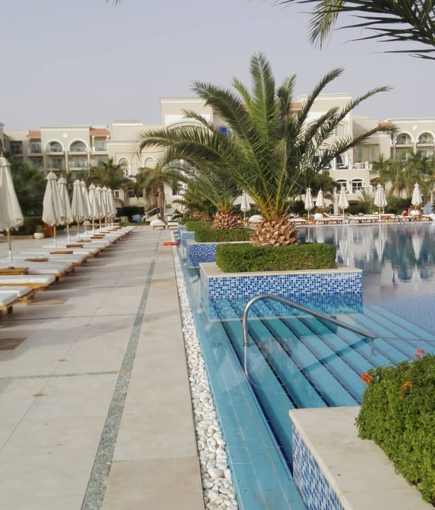 Der beheizte Süßwasserpool, sehr sauber Premier Le Reve Hotel & Spa