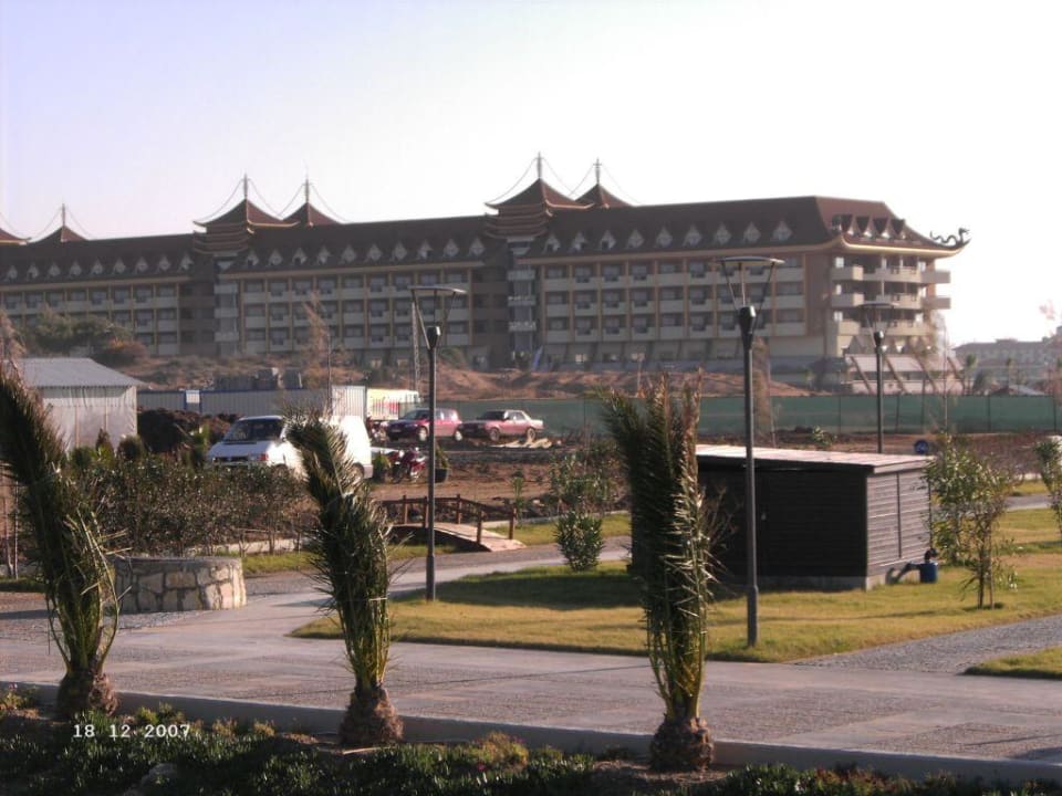 Neue Baustelle neben dem Royal Dragon Hotel Royal Dragon