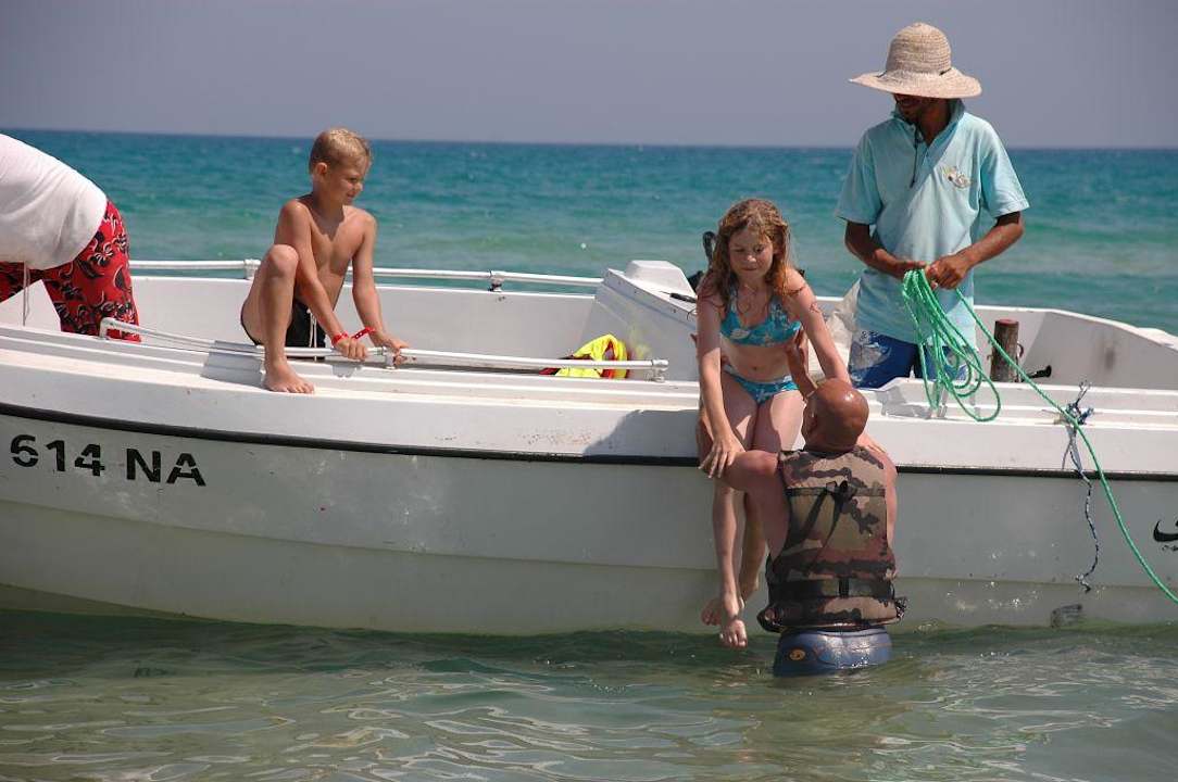 Boots Tour Hotel African Queen