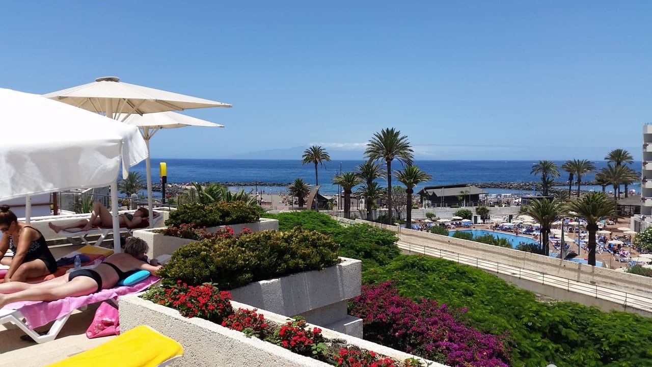 Blick zum Meer  Alexandre Hotel Gala