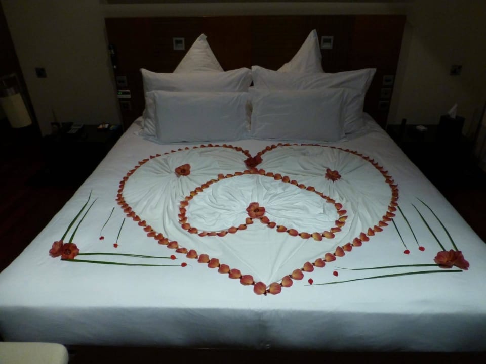 Jacuzzi Beach Bungalow Veligandu Maldives Resort Island