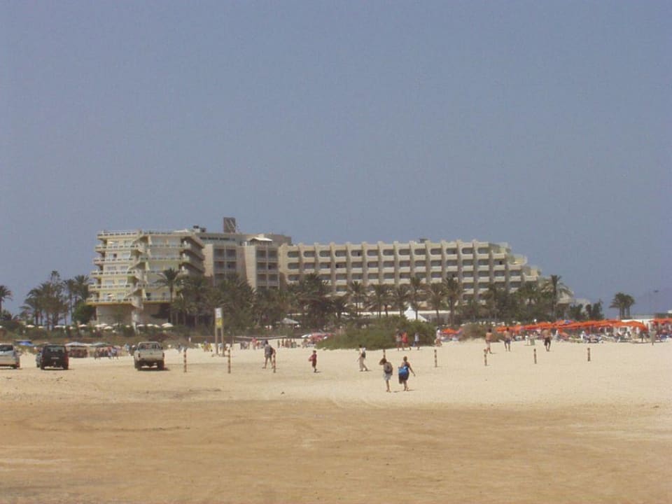 Hotel vom STrand aus Hotel Riu Palace Tres Islas