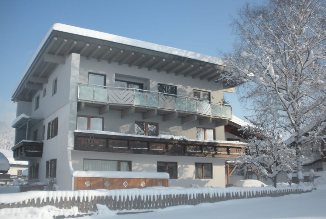Winter Haus Margit