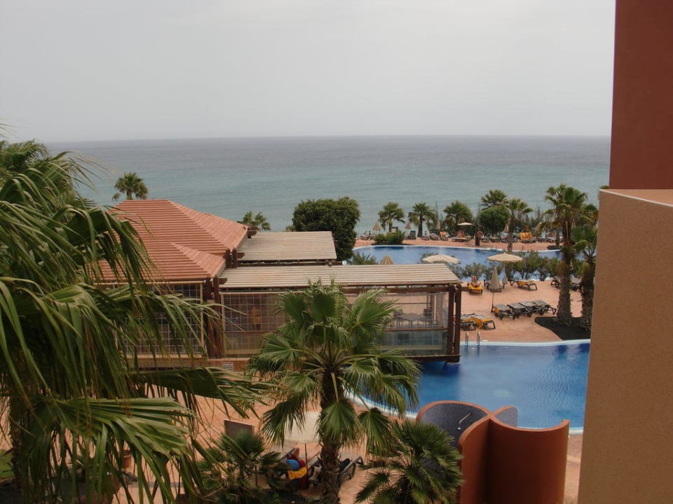 Vom der Terrasse zum Pool und Meer H10 Tindaya