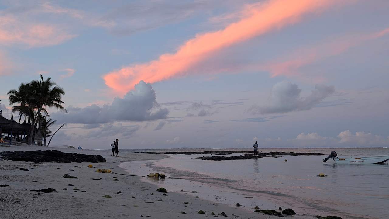 Strand Crystals Beach Resort Belle Mare, a member of Radisson Individuals