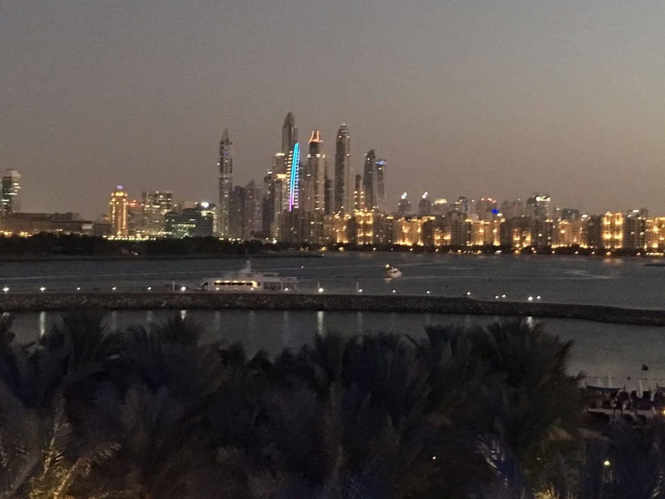 Traumhafter Ausblick vom Balkon Rixos The Palm Hotel & Suites