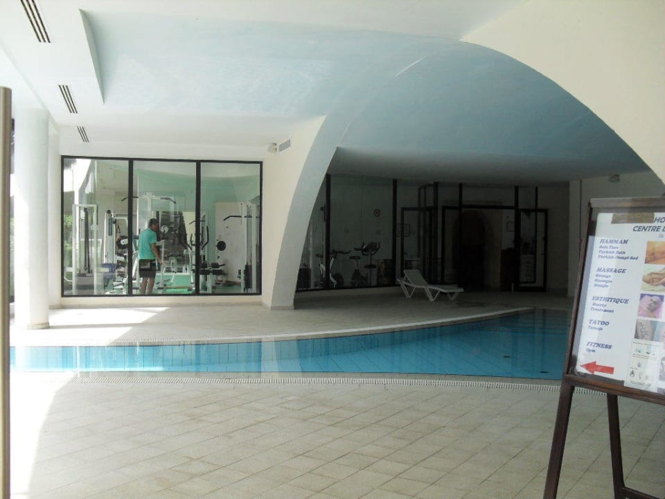 Hallenbad und Fitnessstudio Sentido Phenicia