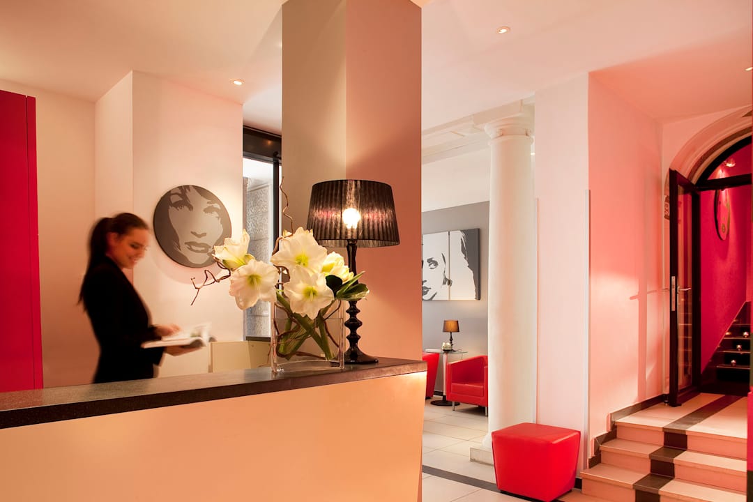 Lobby Hotel Villathena