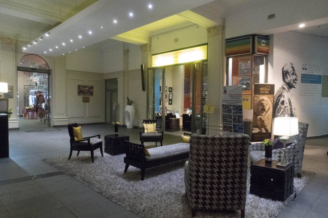Reisebüro an der Lobby Mandela Rhodes Place Hotel & Spa