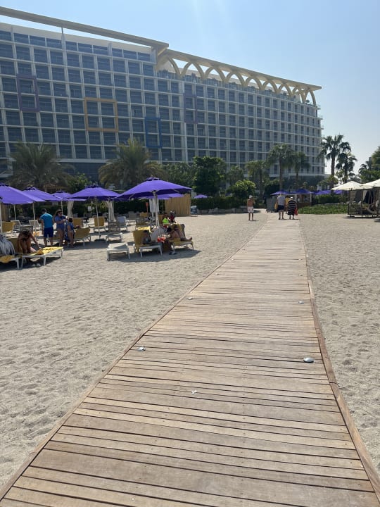 Außenansicht Centara Mirage Beach Resort Dubai - A World of Family Fun