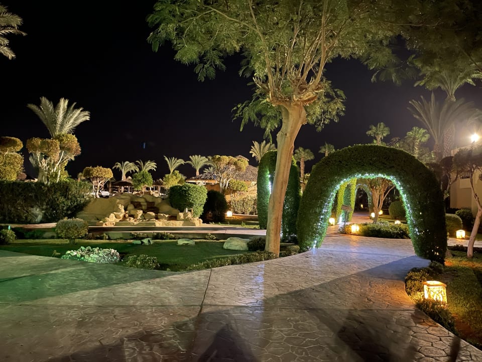 Gartenanlage Lotus Bay Beach Resort