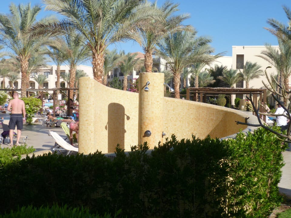 Dusche am Poolbereich JAZ Aquamarine Resort