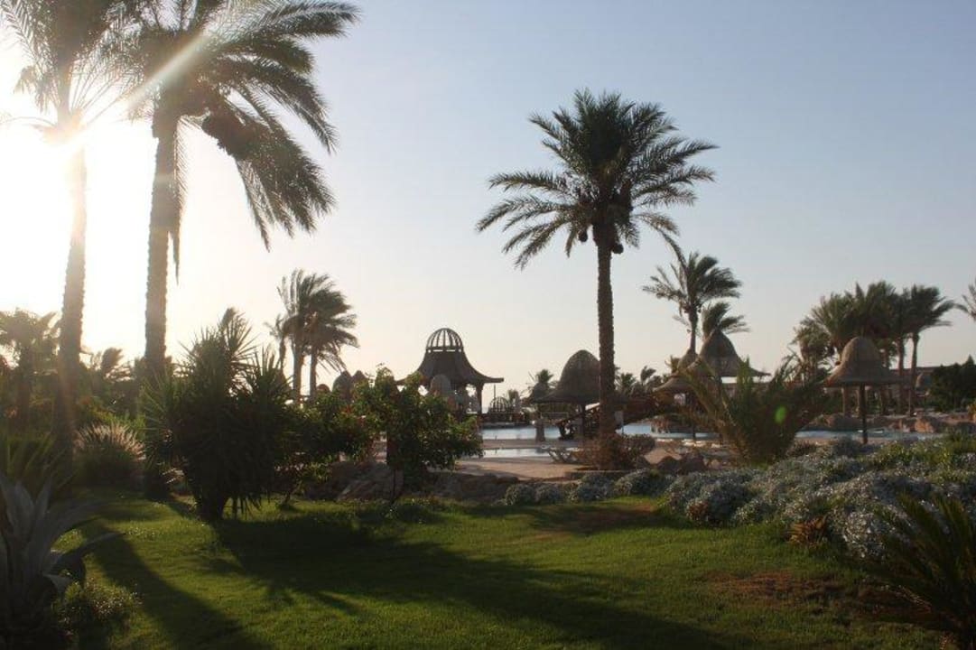 Ogrod Parrotel Beach Resort