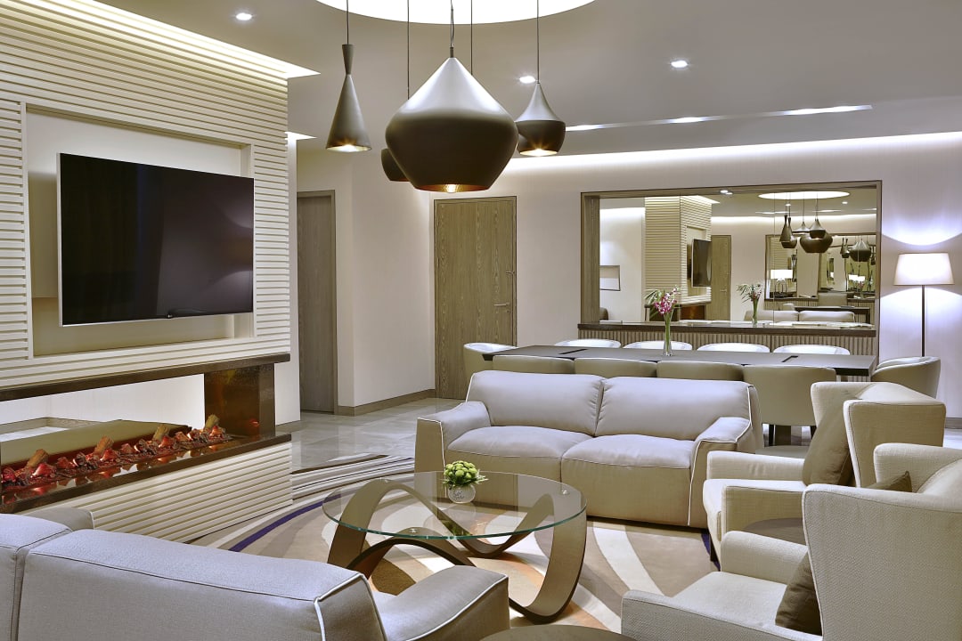 Suite Livingroom DoubleTree by Hilton Hotel Doha - Old Town