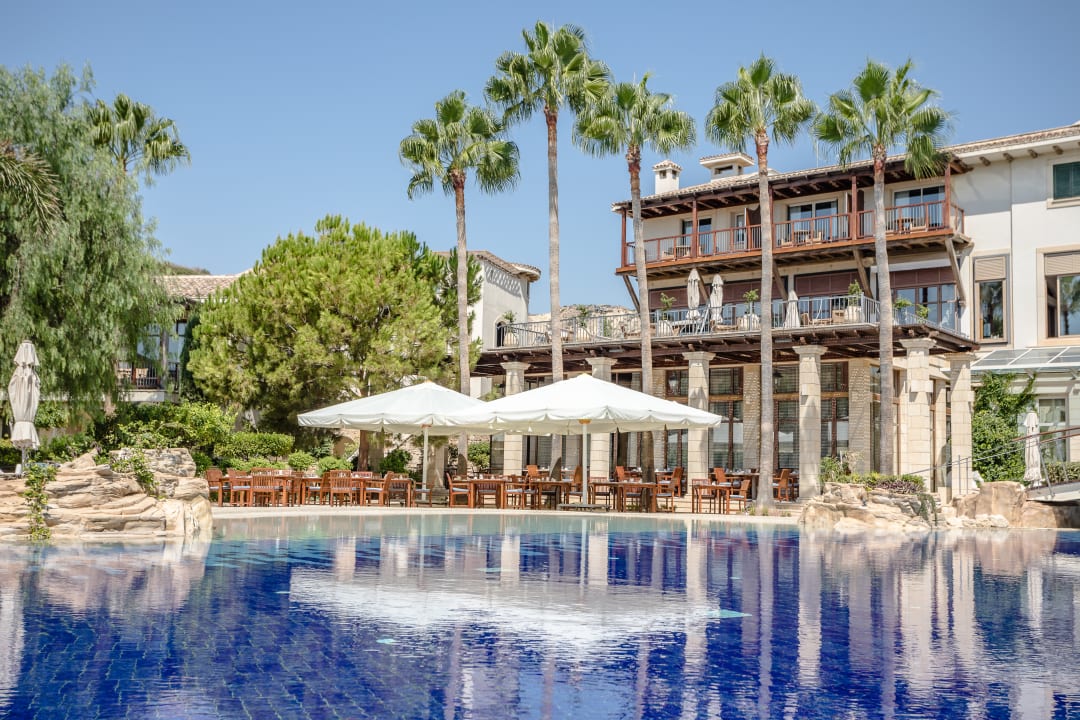 Pool Columbia Beach Resort