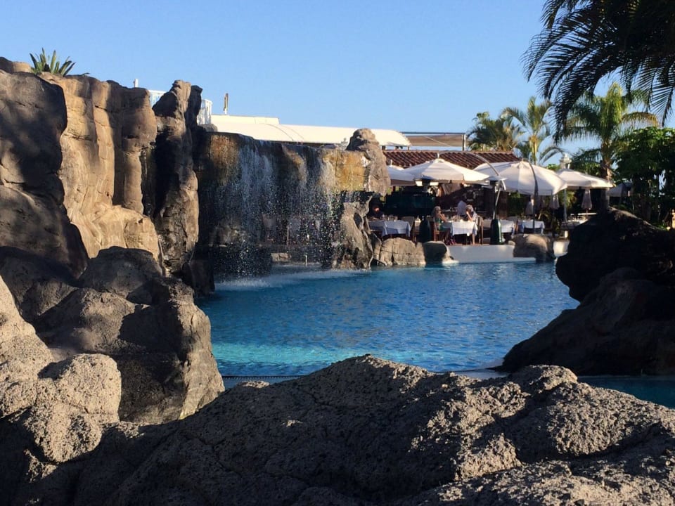 Restaurant am Pool mit Wasserfall Adrián Hoteles Jardines de Nivaria