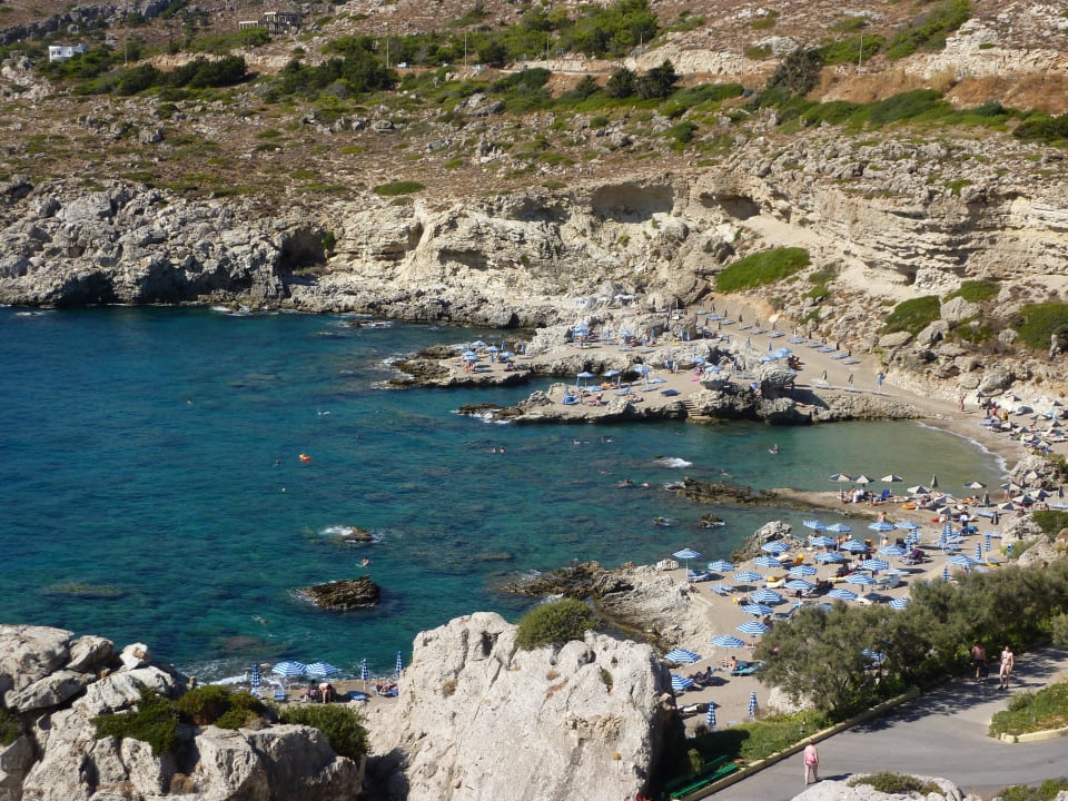 Blick vom Balkon auf den Strand Hotel Kalithea Horizon Royal
