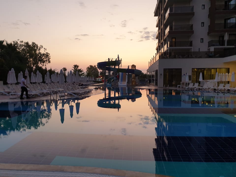 Pool Glamour Resort & Spa