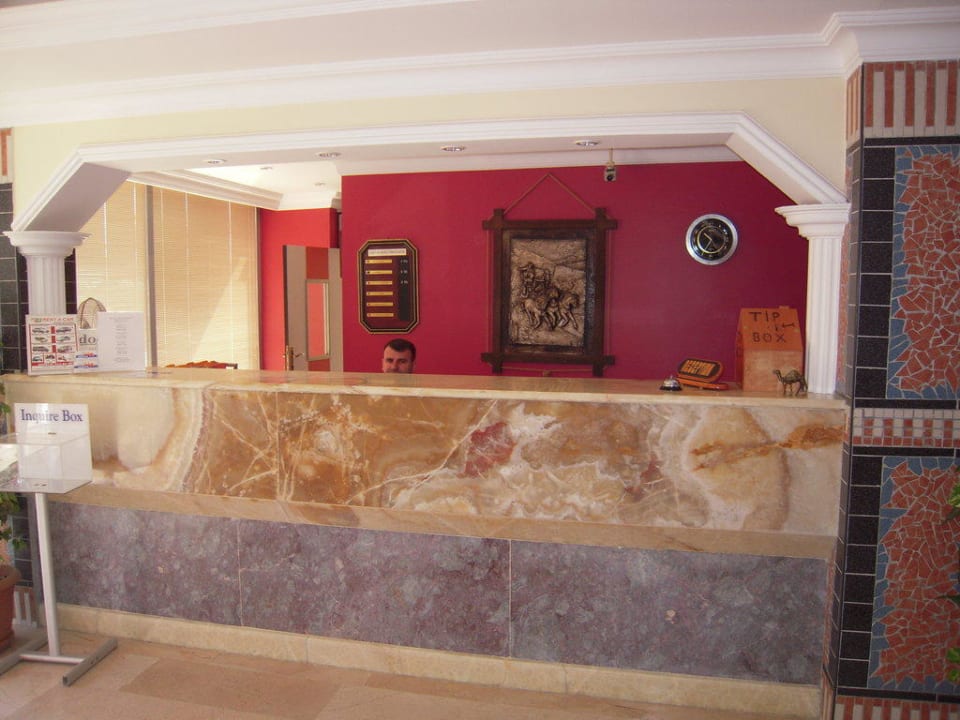 Haupteingang zum Hotel Hotel Kervan