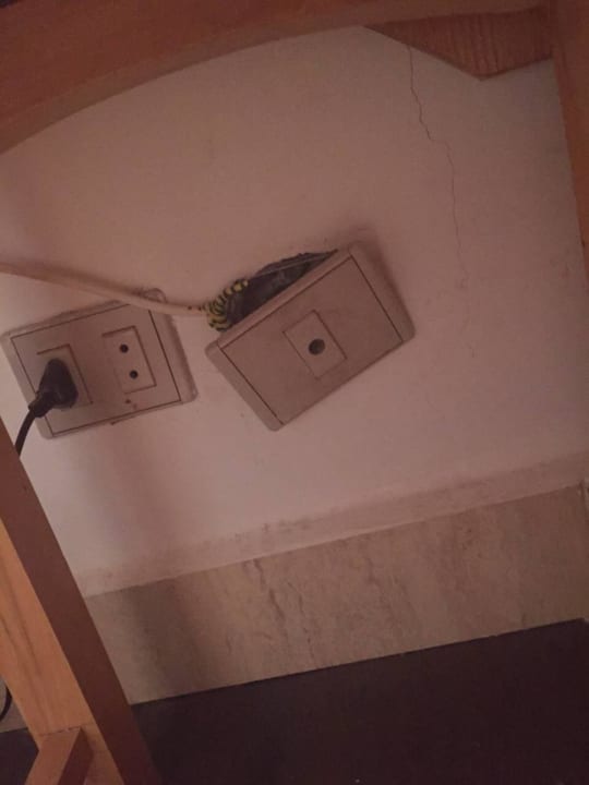 Defekte Steckdose Pickalbatros Alf Leila Wa Leila Resort - Neverland Hurghada