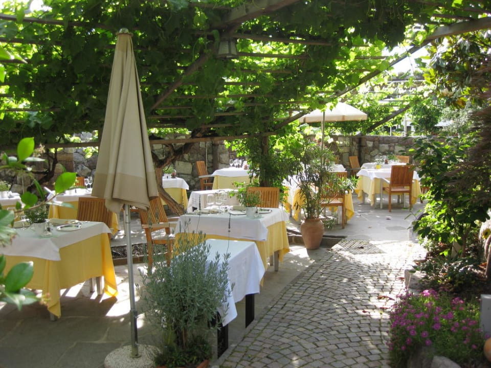 Aussenbereich Restaurant Hotel Ansitz Plantiz