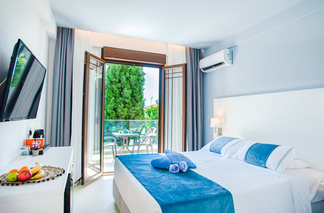 Zimmer Acrotel Lily Ann Village
