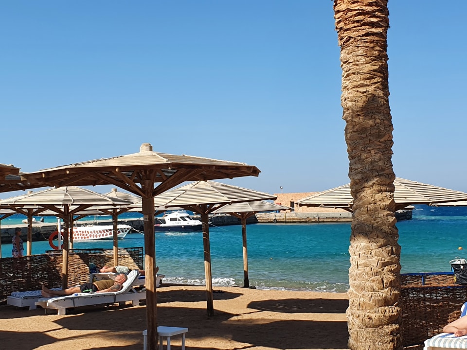 Strand Palm Beach Resort