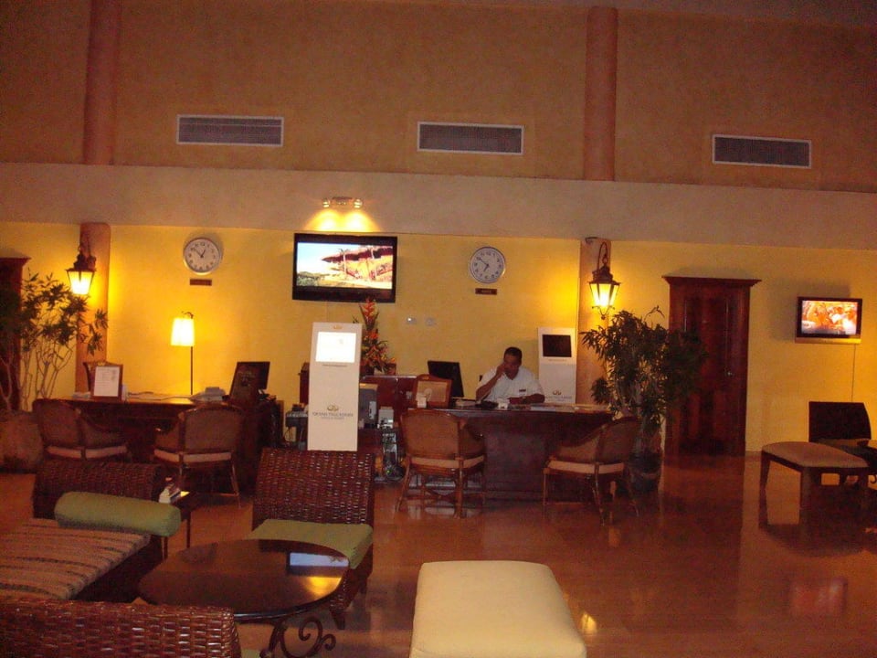 Klimatisierte Lobby TRS Turquesa Hotel - Adults only