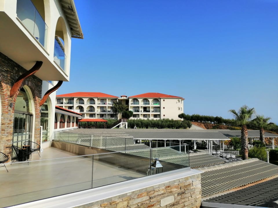 Außenansicht Akrathos Beach Hotel