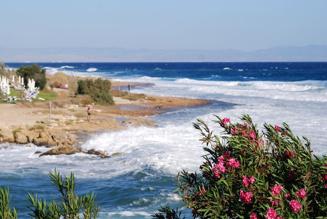 Strand Crystal Springs Beach Hotel